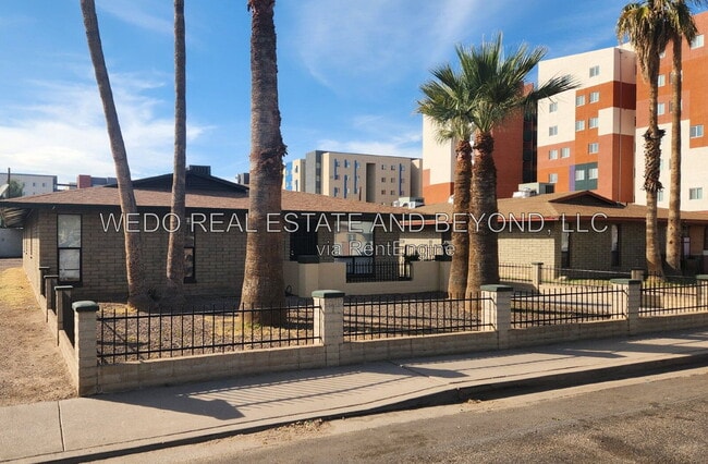 property at 5112 N 28th Dr