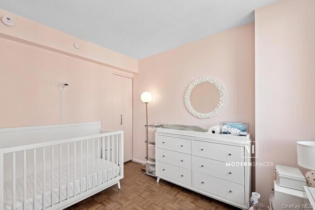 4-74-74 48th Ave, Unit 21-E in Queens, NY - Building Photo - Building Photo