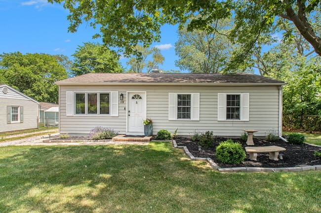 109 N Eagle St in New Buffalo, MI - Building Photo - Building Photo