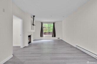 200 Caldecott Ln in Oakland, CA - Building Photo - Building Photo