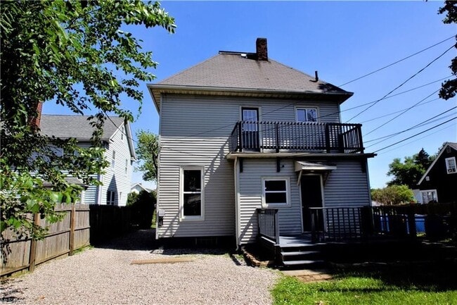 557 Ohio St, Unit Down in Elyria, OH - Building Photo - Building Photo