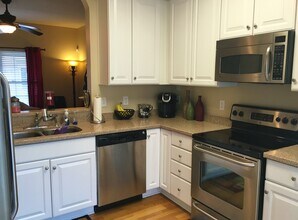 115 Pine Walk Dr in Greenville, SC - Building Photo - Building Photo