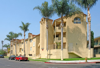 Durango Palms in Los Angeles, CA - Building Photo - Building Photo