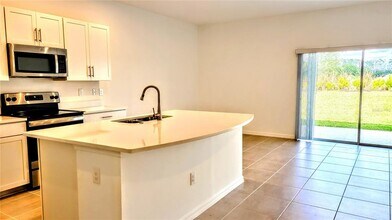8580 Lunar Skye St in Sarasota, FL - Building Photo - Building Photo