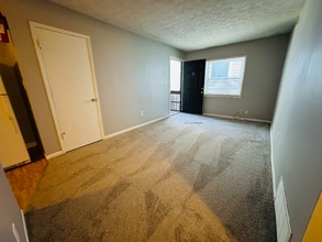 1392 Summit St in Columbus, OH - Building Photo - Building Photo