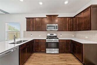 21724 Wilmiller Ln in Pflugerville, TX - Building Photo - Building Photo