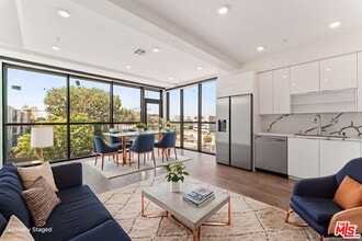 3105 Bellevue Ave in Los Angeles, CA - Foto de edificio - Building Photo