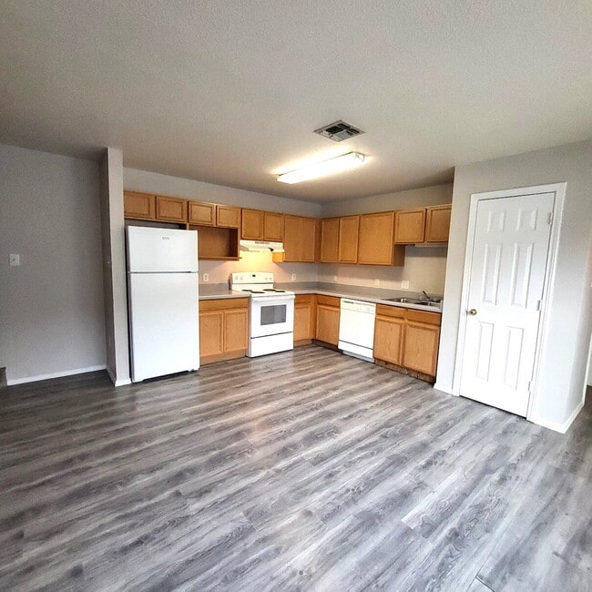 property at 3807 Maverick Crk Rd