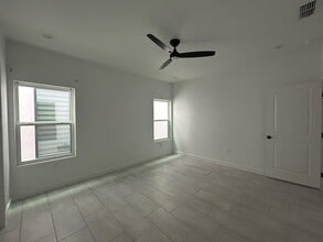 8218 Casa Verde Rd in Laredo, TX - Building Photo - Building Photo