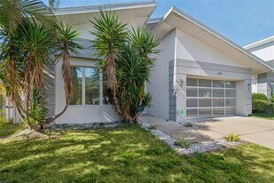 6719 S Dauphin Ave in Tampa, FL - Building Photo