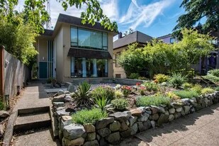 1524 2nd Ave W, Unit B in Seattle, WA - Building Photo