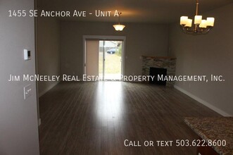 1455 SE Anchor Ave-Unit -Unit A in Warrenton, OR - Building Photo - Building Photo