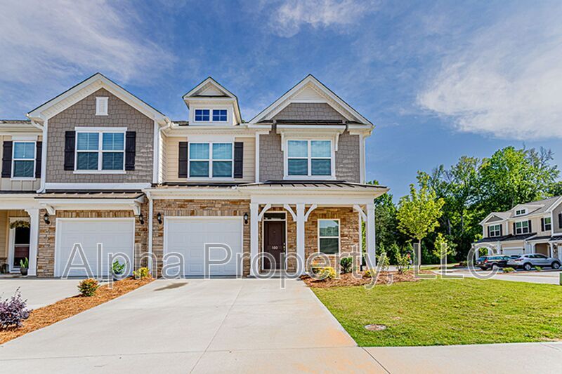 100 Pokeberry Wy in Greenville, SC - Building Photo