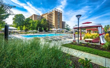 Crystal House in Arlington, VA - Building Photo - Building Photo