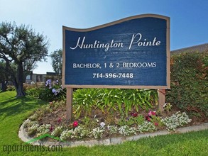 Huntington Pointe in Huntington Beach, CA - Building Photo - Building Photo