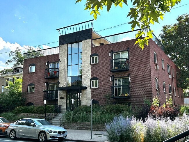 property at 1231 N Downing St