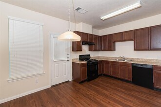 12155 Pia Drive in Houston, TX - Building Photo - Building Photo