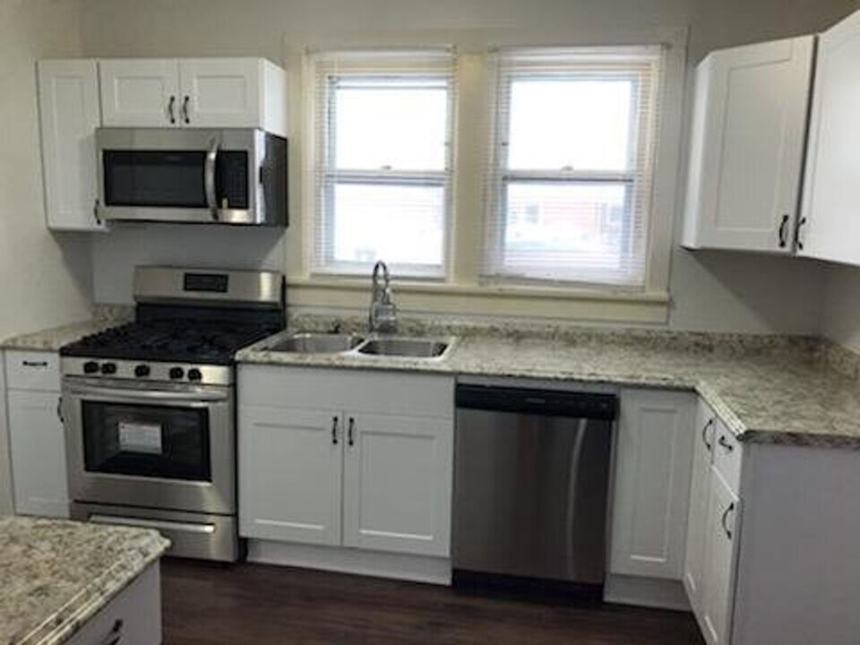 2053 Jay Eye See Ave in Racine, WI - Building Photo