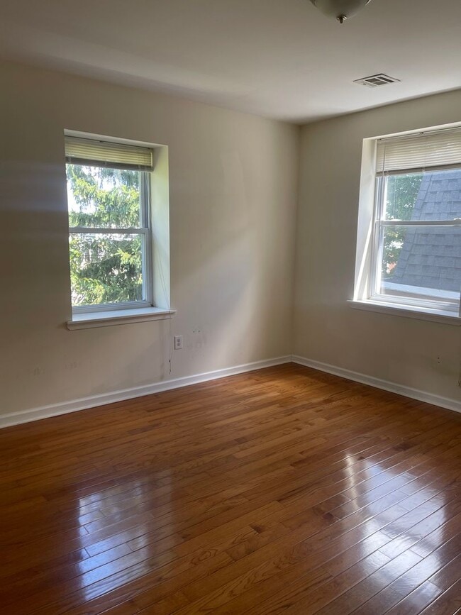 5031 Hazel Ave in Philadelphia, PA - Building Photo - Building Photo