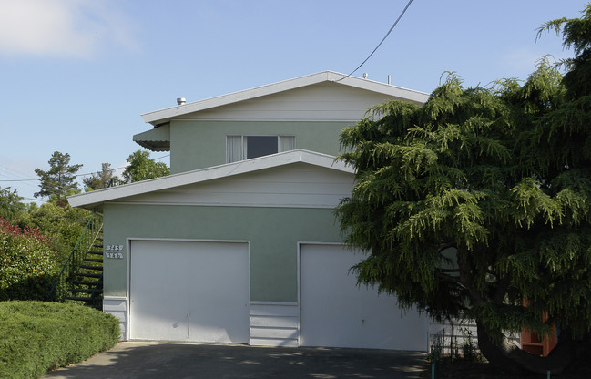 346-348 Hampton Rd in Hayward, CA - Building Photo - Building Photo