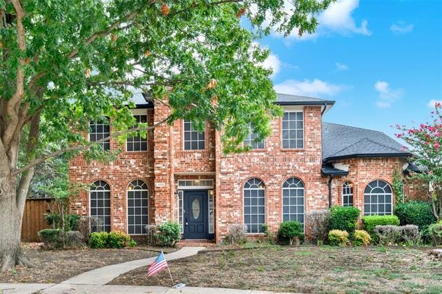 property at 803 Holly Cir