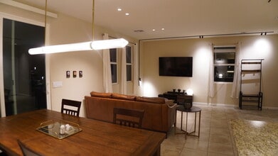 5532 Autumn Cliffs Way, Unit Master Bedroom in Las Vegas, NV - Building Photo - Building Photo