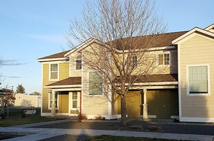 Pueblo Del Rio in Roosevelt, WA - Building Photo