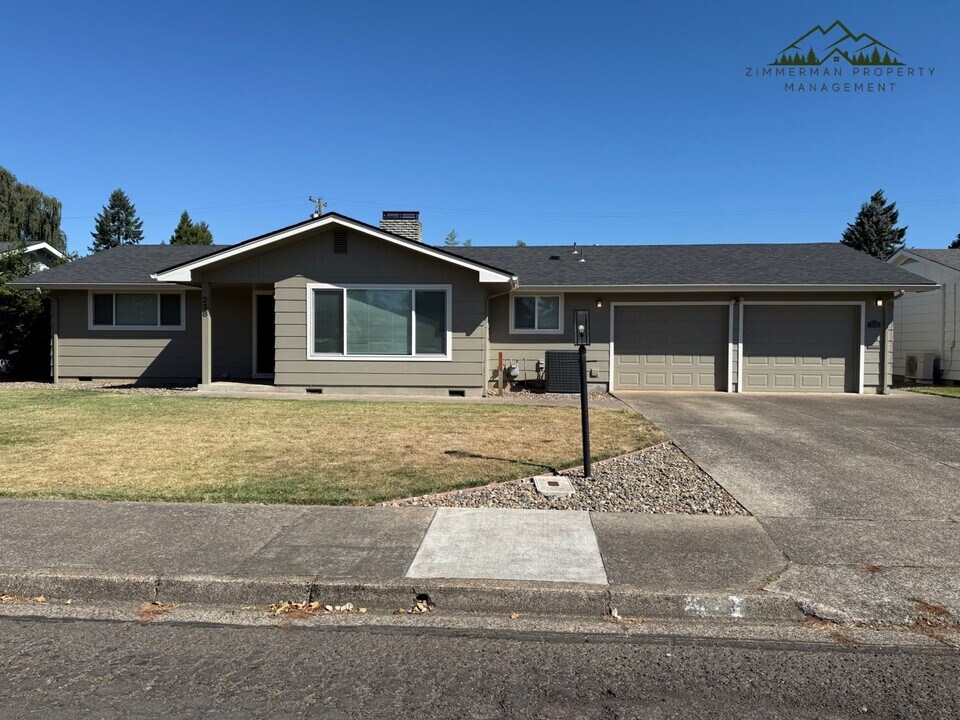 238 Woodlane Dr in Springfield, OR - Building Photo