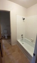 302 Palmwood Dr in Victoria, TX - Building Photo - Building Photo