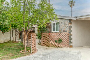 8170 Calvin Ave in Reseda, CA - Building Photo