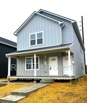 2034-B E Maryland St in Indianapolis, IN - Building Photo