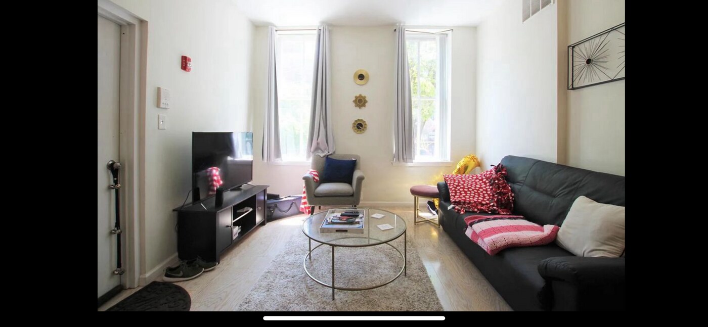 1627 Wallace St in Philadelphia, PA - Building Photo