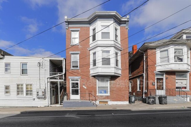 207 N Mulberry St in Hagerstown, MD - Building Photo - Building Photo