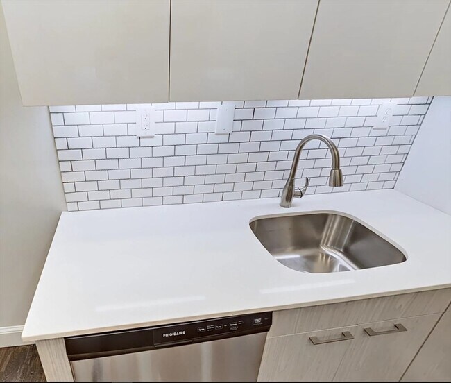 55 Queensberry St in Boston, MA - Building Photo - Building Photo