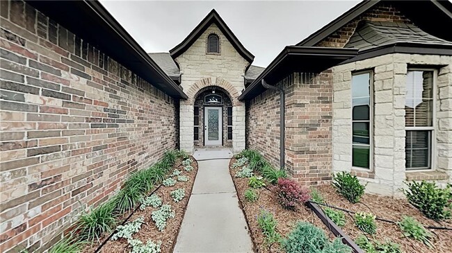 4916 SW 127th St in Oklahoma City, OK - Building Photo - Building Photo