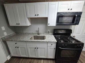 1900 Deering Ave in Baltimore, MD - Foto de edificio - Building Photo