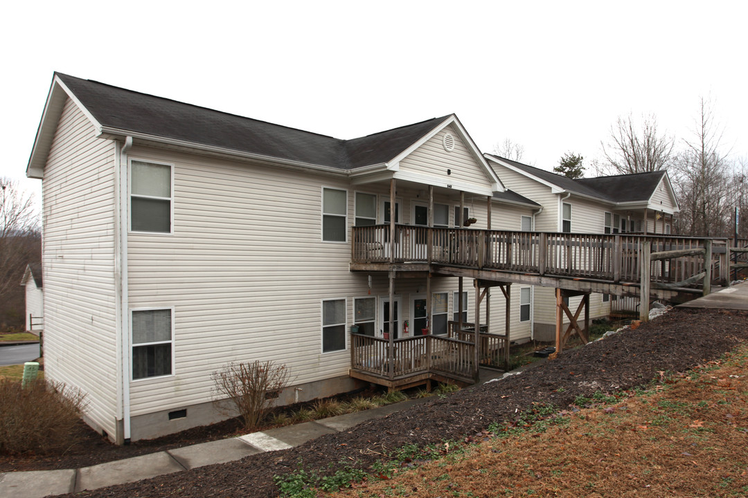 Briarwood Apartments in Jonesville, NC - Building Photo