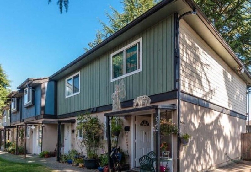 2512 Highland Blvd in Nanaimo, BC - Building Photo