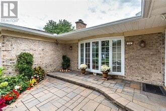 11 Jerrilynn Crescent in Ottawa, ON - Building Photo - Building Photo
