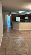 7640 Westwood Dr in Tamarac, FL - Building Photo - Building Photo