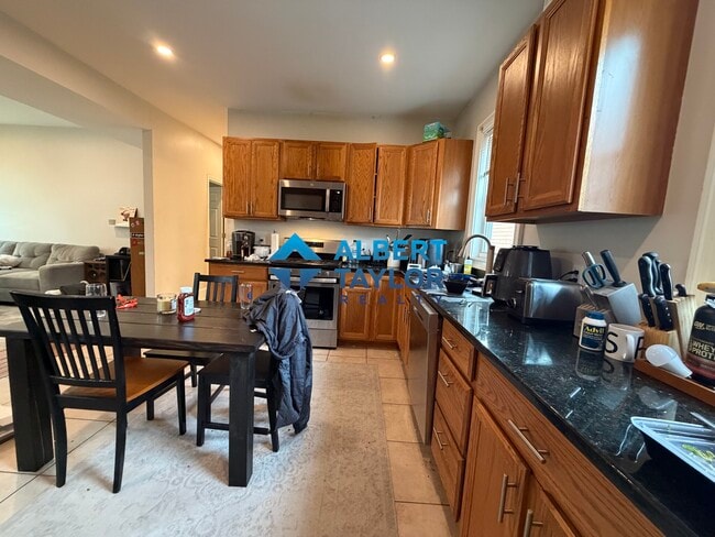 226 Calumet St, Unit 1 in Boston, MA - Building Photo - Building Photo