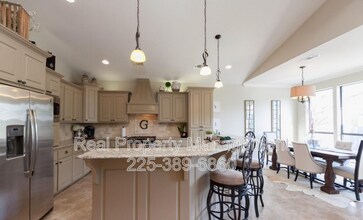 9462 Country Lake Dr in Baton Rouge, LA - Building Photo - Building Photo