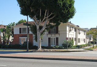 Shirley Court in Beverly Hills, CA - Building Photo - Building Photo