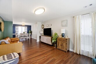 1097 Honeycutt Way in Virginia Beach, VA - Building Photo - Building Photo