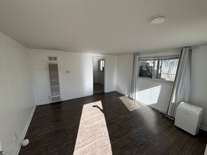 517 N 900 W in Salt Lake City, UT - Building Photo - Building Photo