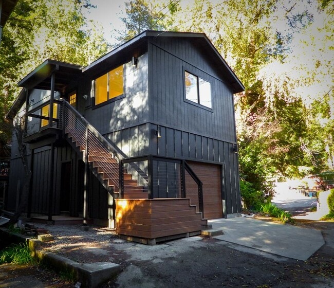 14229 Laurel Rd in Guerneville, CA - Building Photo - Building Photo