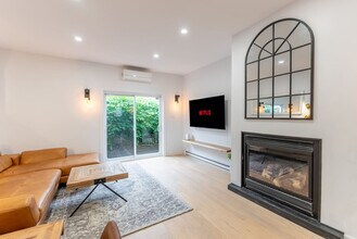 8819 Rue Lajeunesse, Unit SI ID1422098P in Montréal, QC - Building Photo - Building Photo