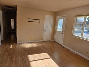 3809 Azalea St in Pueblo, CO - Foto de edificio - Building Photo