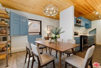 1609 E Hillcrest Dr in Thousand Oaks, CA - Building Photo - Building Photo