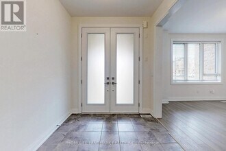 47 Sparks St in Aurora, ON - Building Photo - Building Photo